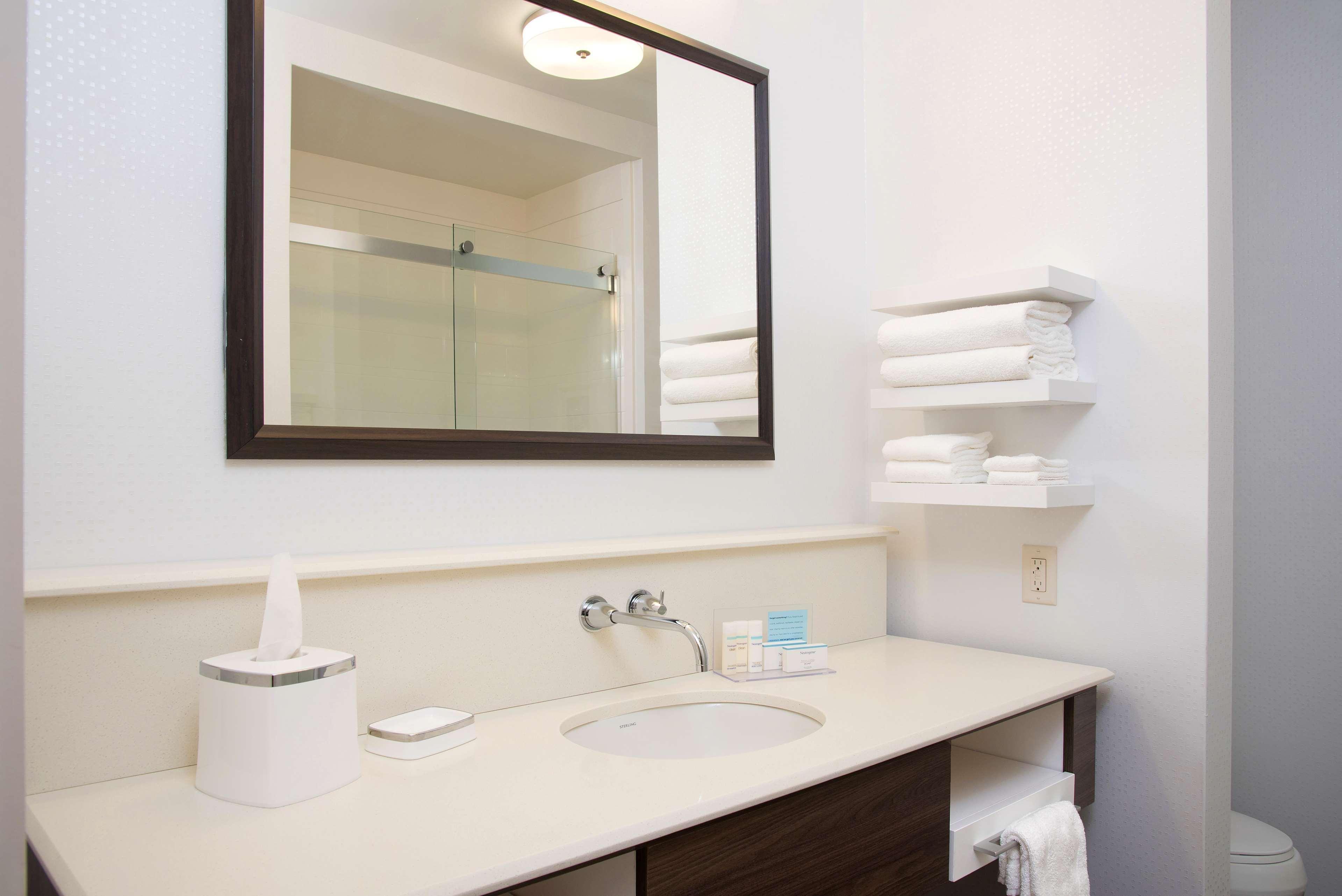Hampton Inn Kalamazoo Dış mekan fotoğraf