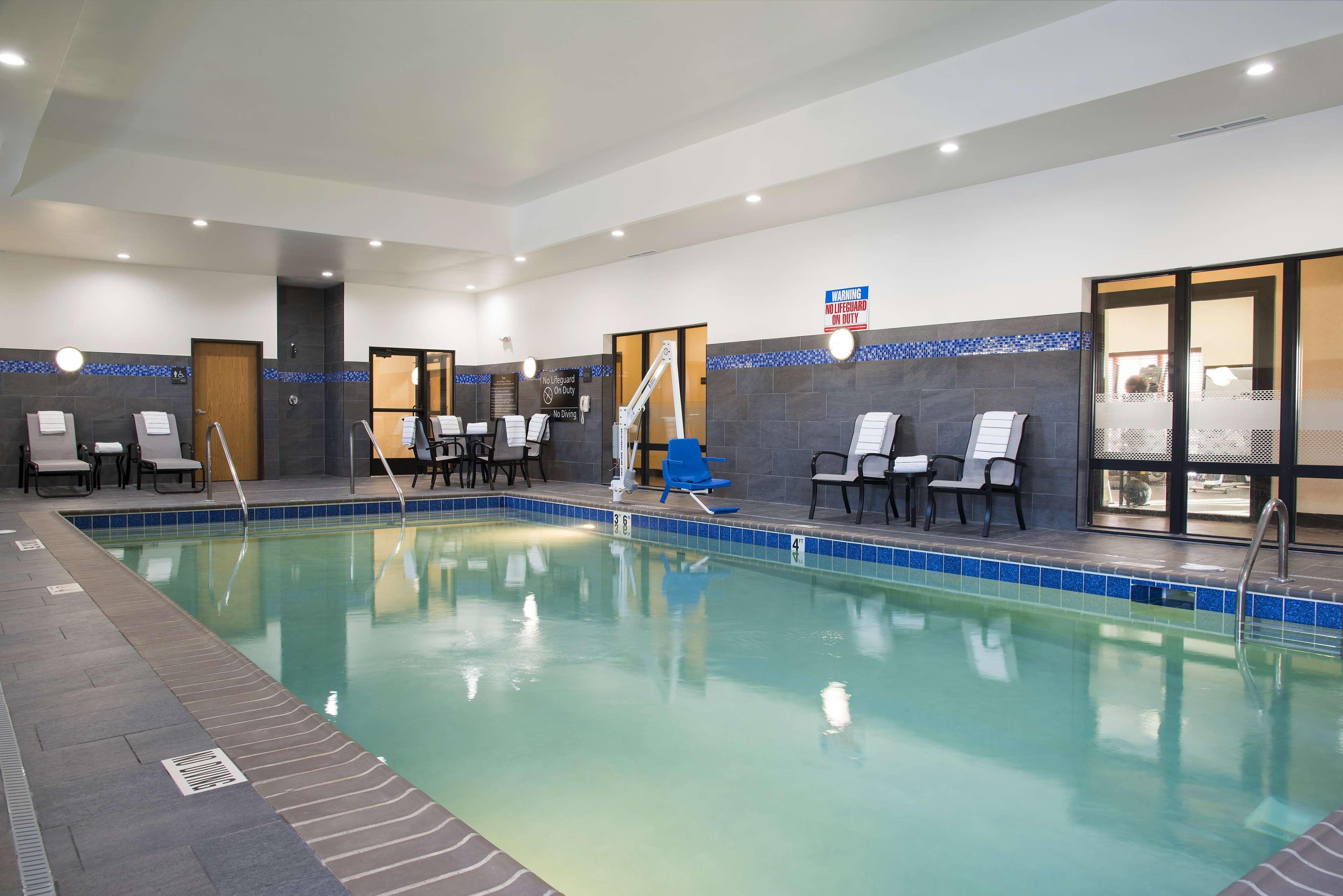 Hampton Inn Kalamazoo Dış mekan fotoğraf