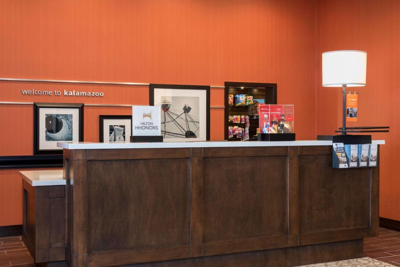 Hampton Inn Kalamazoo Dış mekan fotoğraf