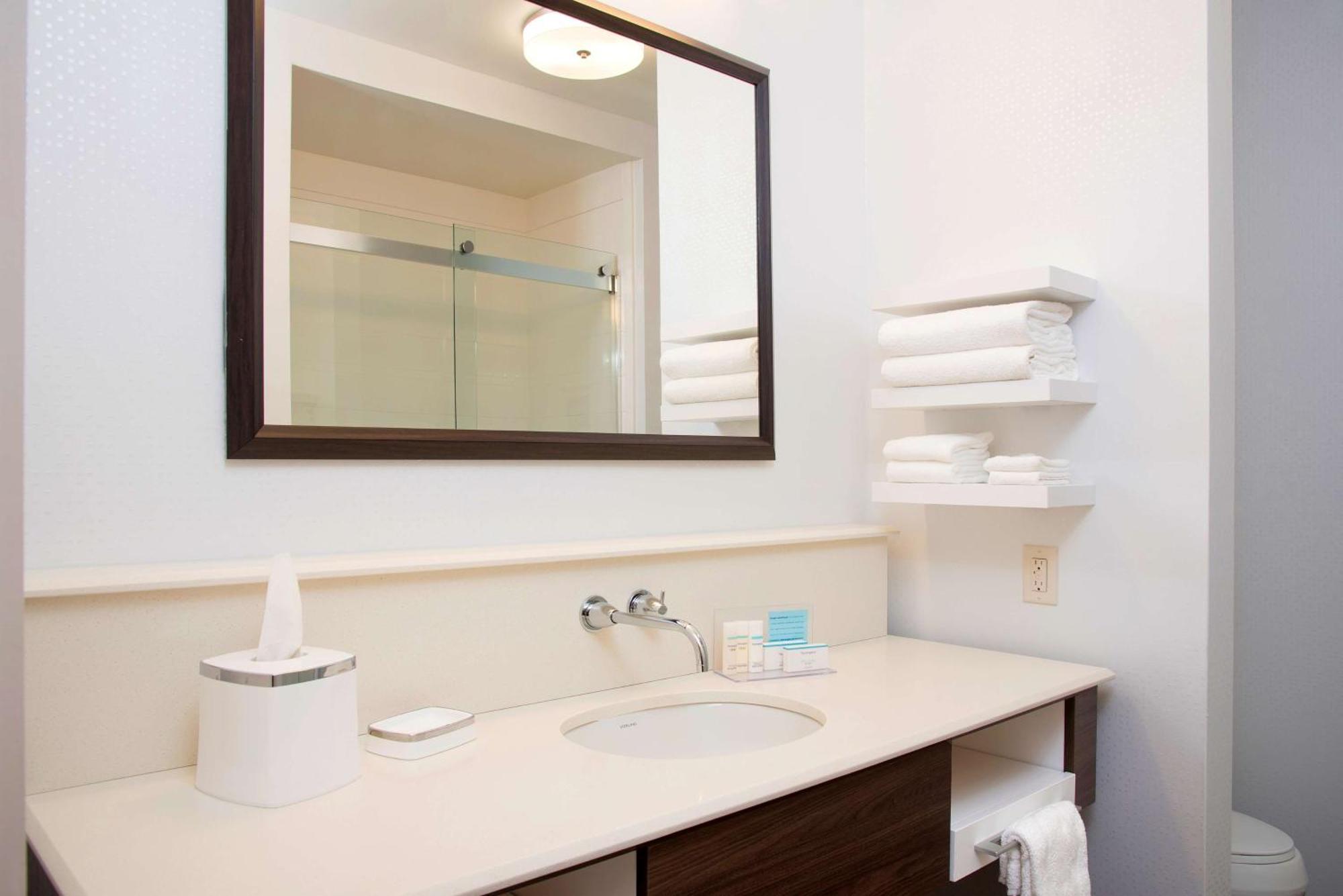 Hampton Inn Kalamazoo Dış mekan fotoğraf
